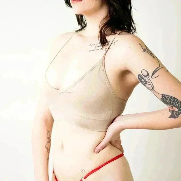 Secret Treasures Nude Sports Bra - M - Picture 2 of 6